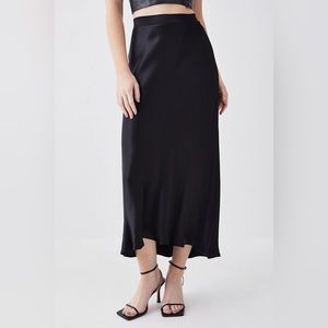 NWT Karen Millen Black Satin Woven Skirt (size 6)